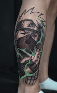 Tatuaje de Kakashi realizado por Cris Monroy para una cliente en Alemania